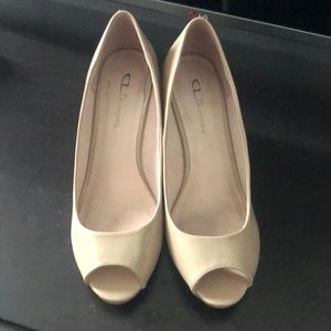 Chinese Laundry peep toe wedges